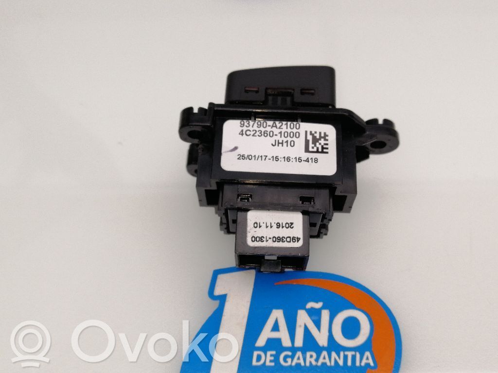 KIA Ceed Interruttore luci di emergenza