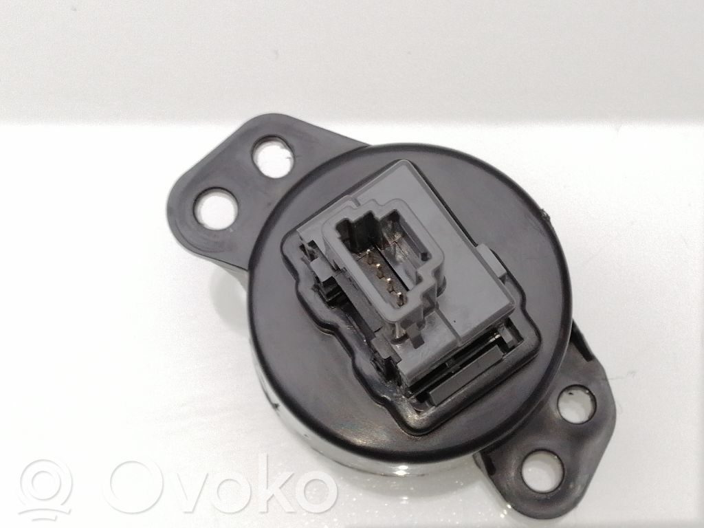 Botón interruptor de luz de peligro   843320H020