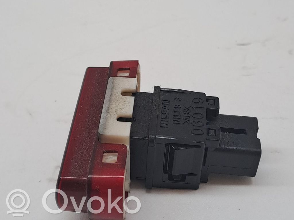 Subaru Forester SH Botón interruptor de luz de peligro 