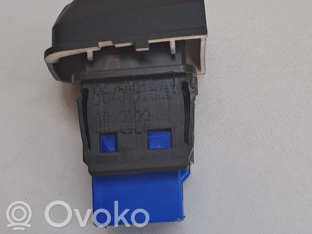 Botón interruptor de luz de peligro   96750916ZD