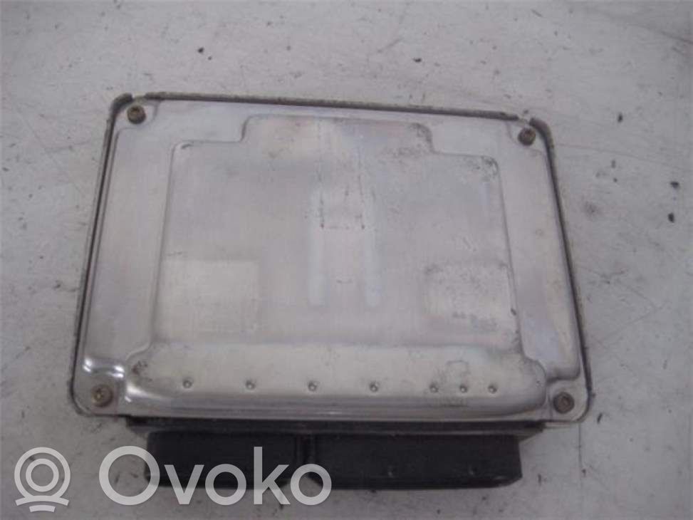 Unidad de control/módulo ECU del motor   038906012AT,0281010062