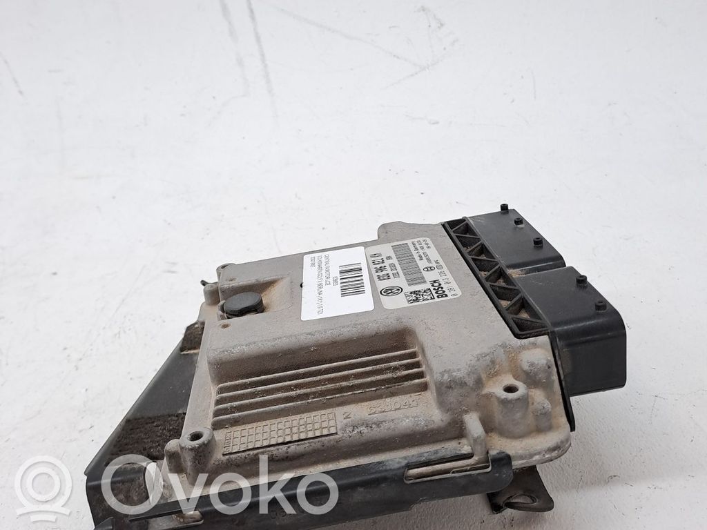 Volkswagen Golf V Unitate control motor/modul ECU 