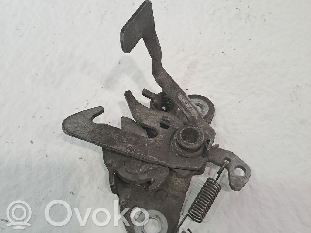 Peugeot Partner Tie down hook / loop 