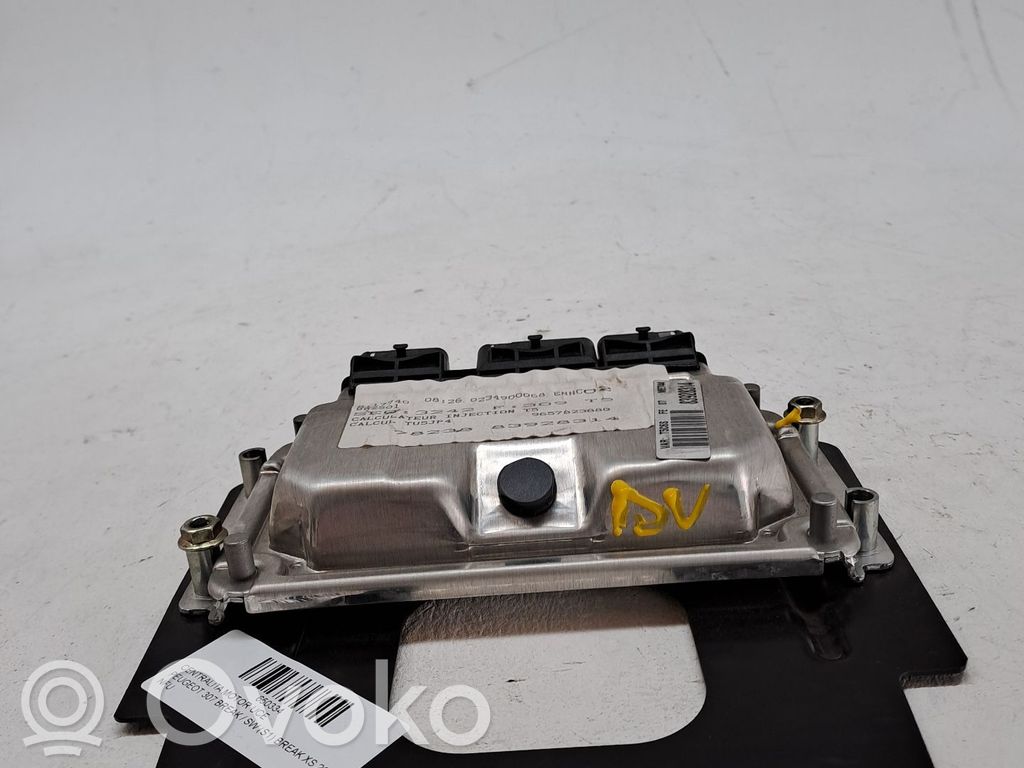 Unidad de control/módulo ECU del motor   9657823880