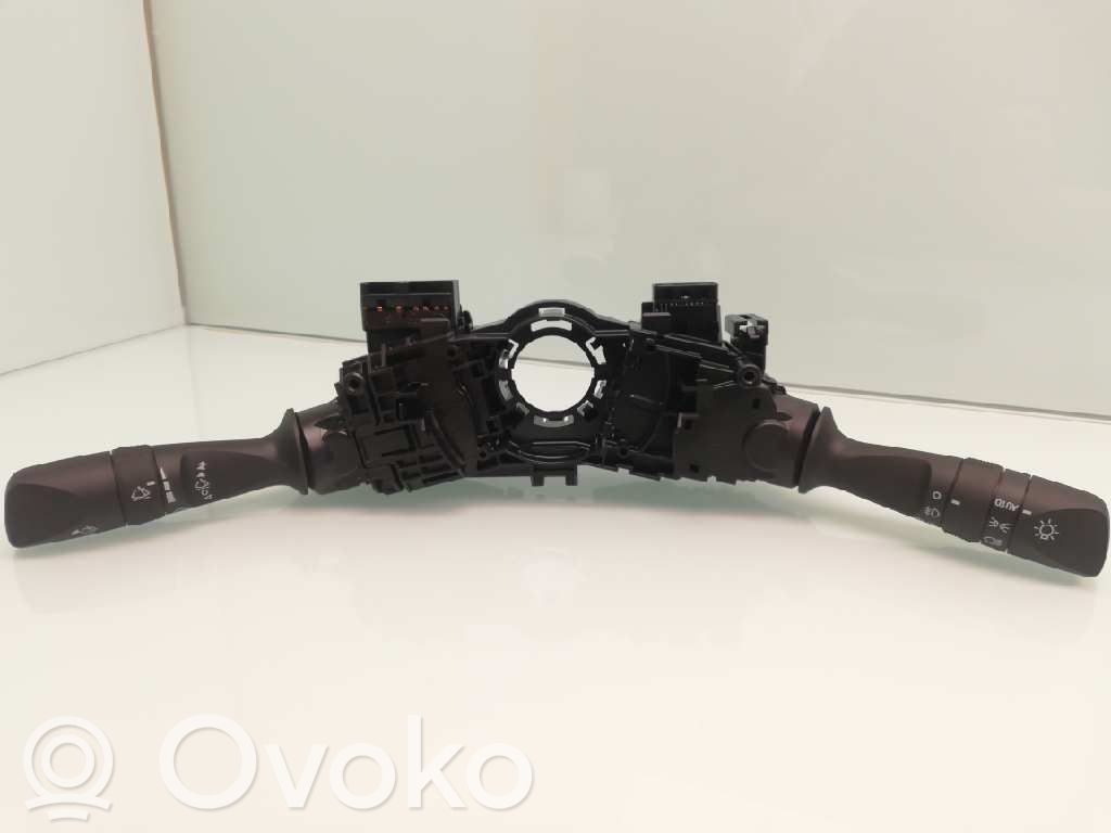 Toyota Land Cruiser (J120) Boutons / interrupteurs volant 