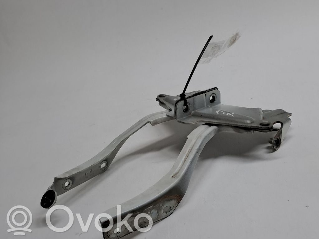Nissan Note (E11) Sliding door lower roller guide/hinge 