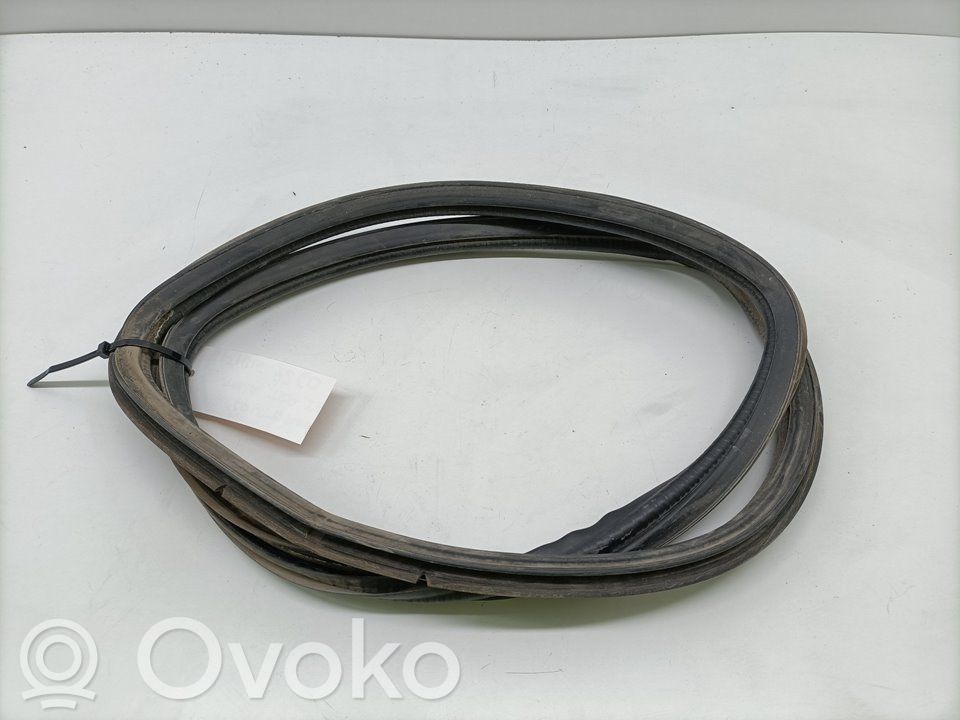 Etuoven kumitiiviste   833320F010