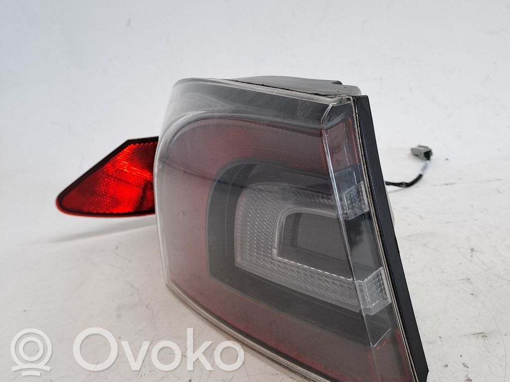 Tesla Model S Bec lampă spate 