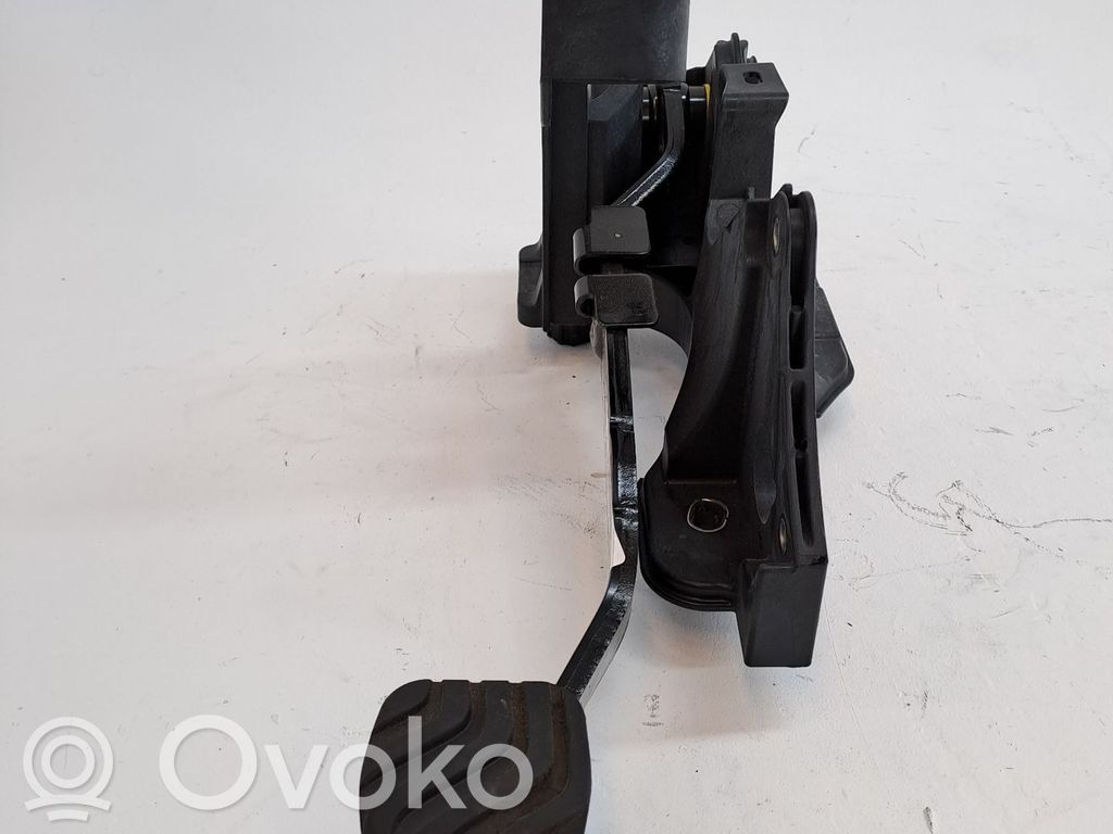 Pedal de freno   465012074R