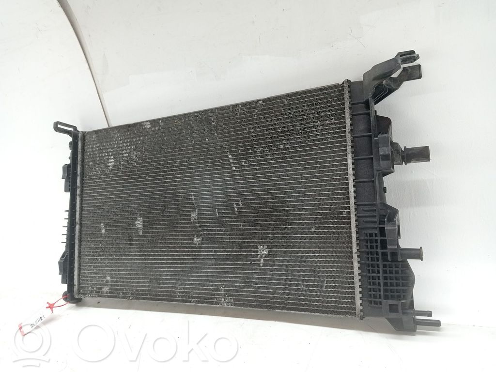 Renault Megane III Radiator lichid răcire 