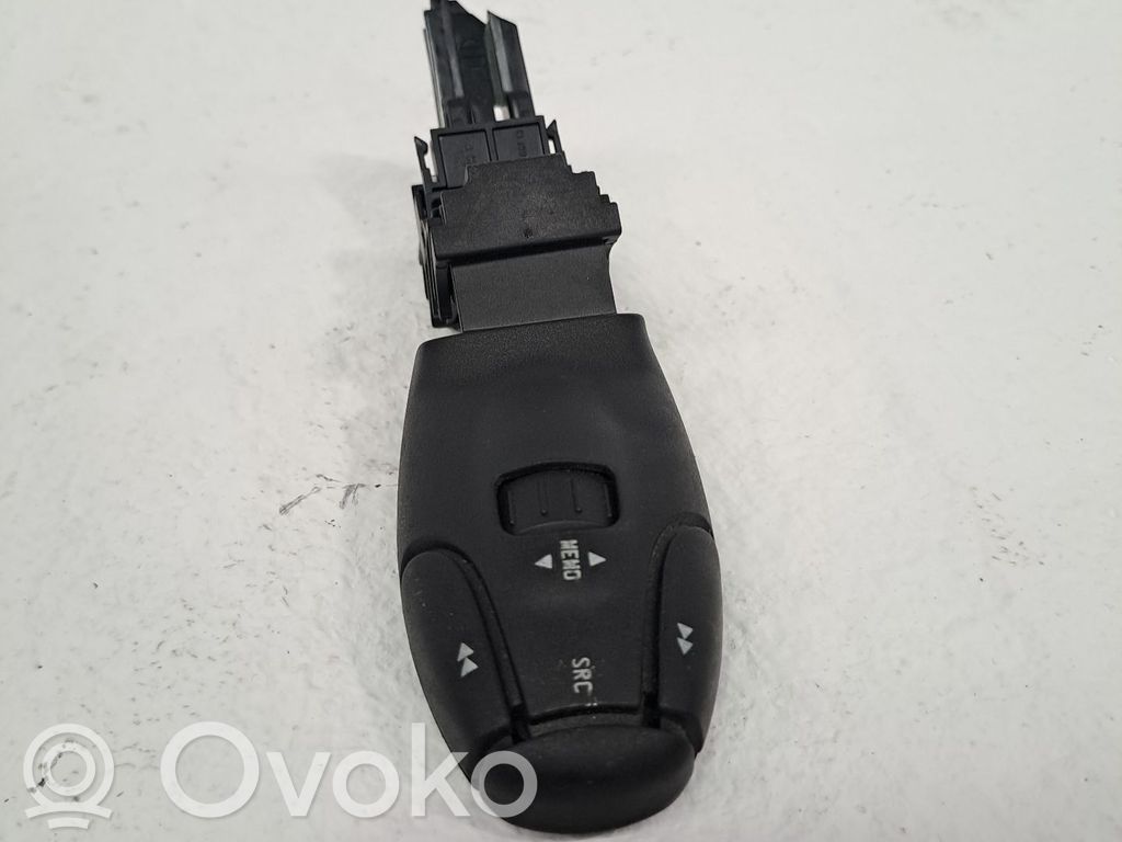 Boutons / interrupteurs volant   6242Z6