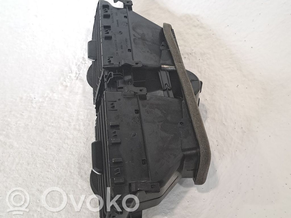 Volkswagen Golf VII Dysze / Kratki nawiewu deski rozdzielczej 