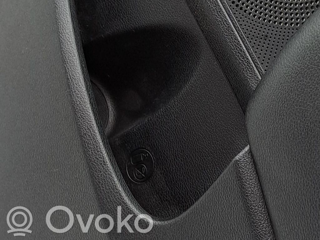 Apšuvums aizmugurējām durvīm   83302J7052DQB