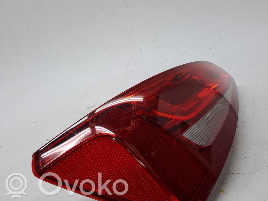 Audi Q5 SQ5 8R Takavalon polttimo 