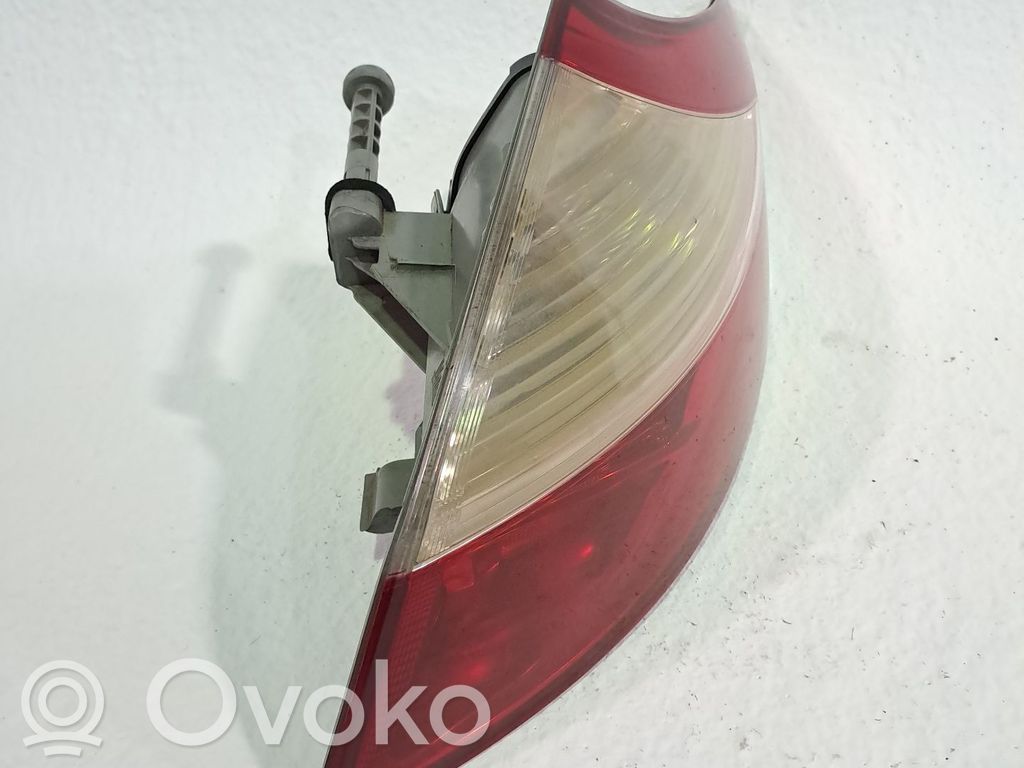 Lámpara de faros/luces traseros   265500007R