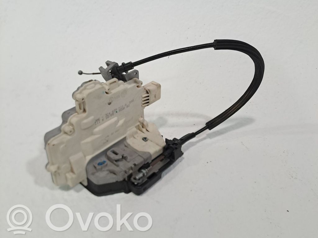 Volkswagen PASSAT B3 Încuietoare ușă spate 