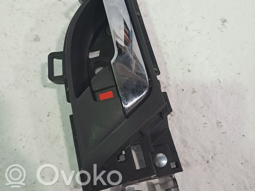 Honda CR-V Manecilla interna puerta trasera 