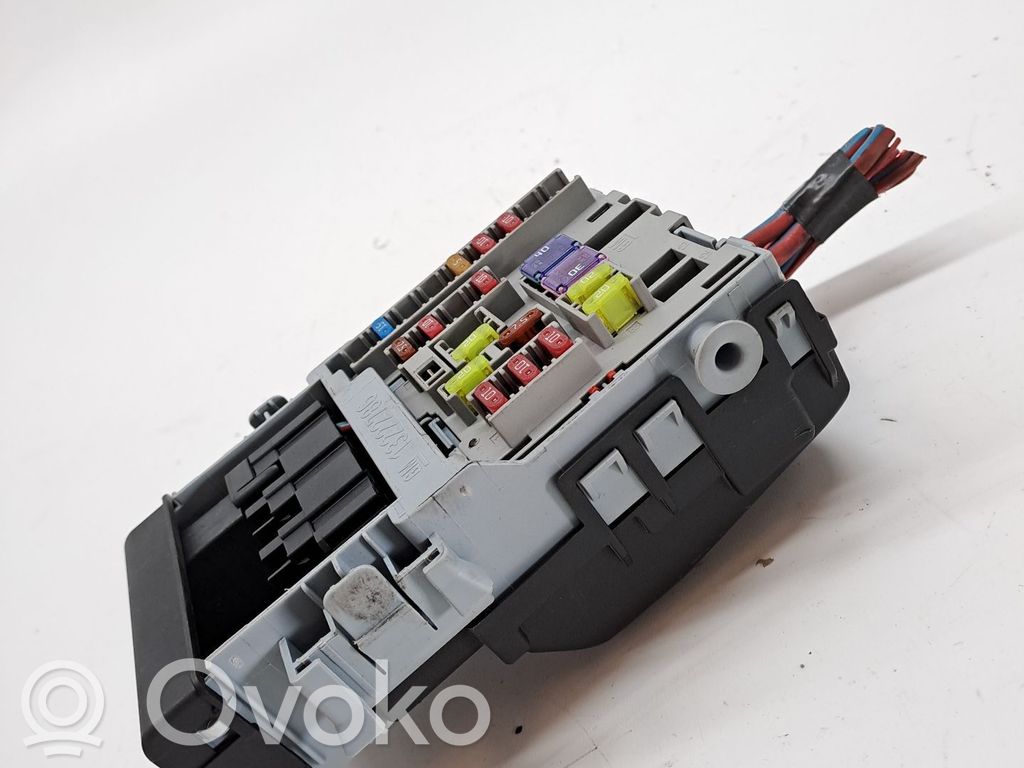 Module de fusibles   13222786
