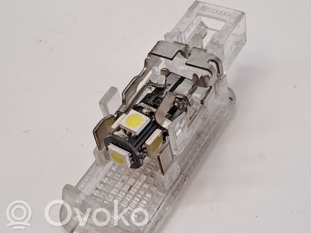 Seat Exeo (3R) Panel oświetlenia wnętrza kabiny
