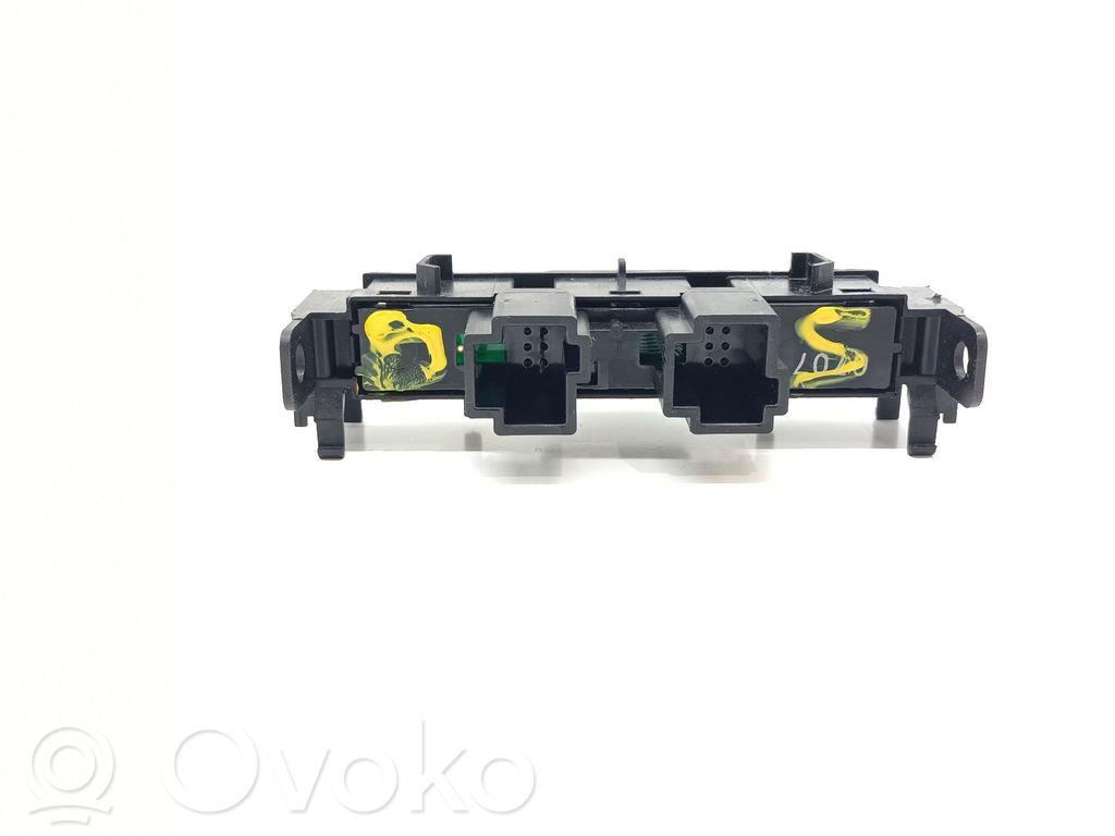 Jaguar X-Type Hazard light switch 