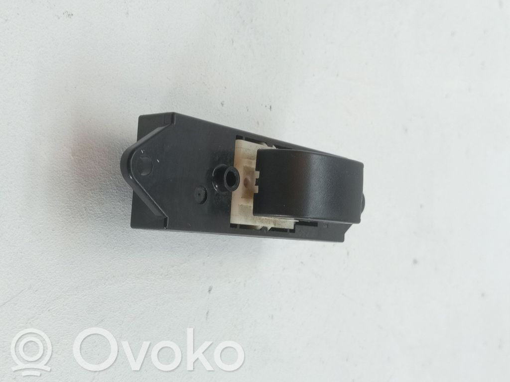Comutator comandă geamuri electrice   6590NX,MR587944
