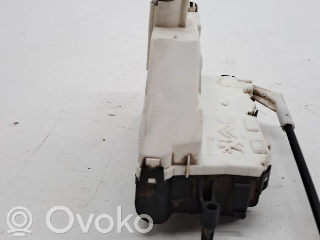 Cerradura de puerta delantera   9135EA