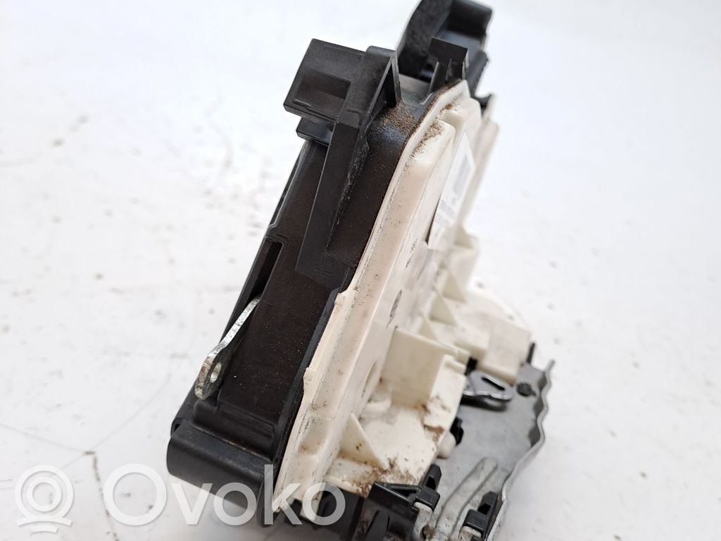 Cerradura de puerta trasera   5K4839015Q
