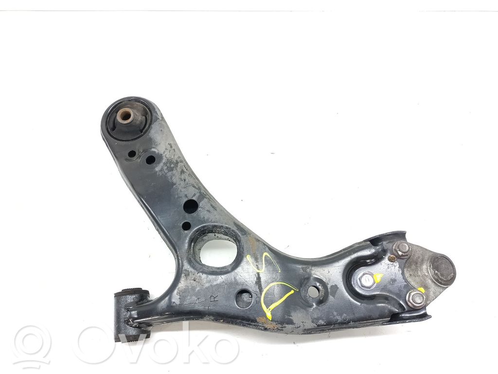 Toyota Auris 150 Braccio di controllo sospensione anteriore inferiore/braccio oscillante