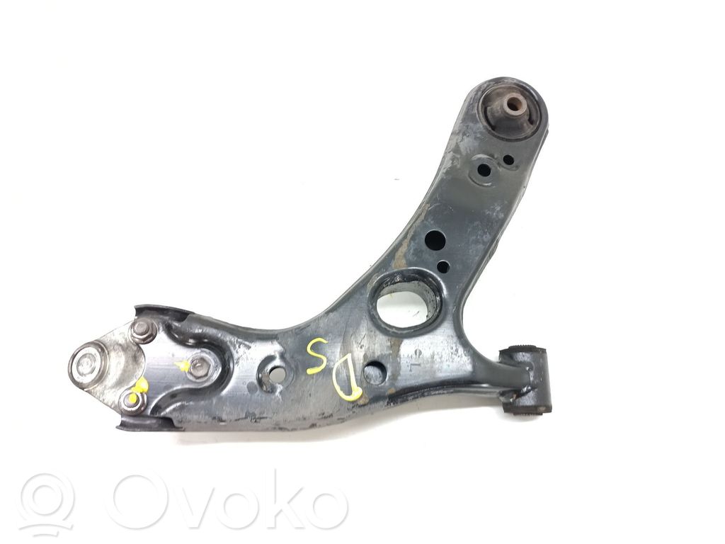 Toyota Auris 150 Braccio di controllo sospensione anteriore inferiore/braccio oscillante