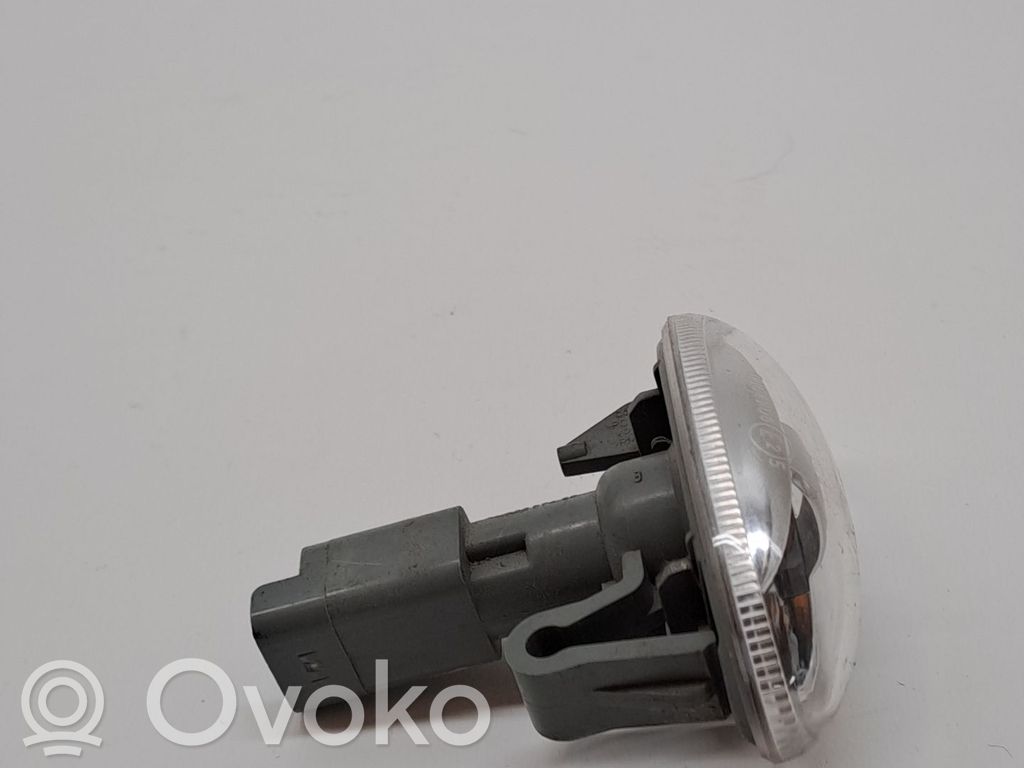 Etupuskurin suuntavilkku   6325G3