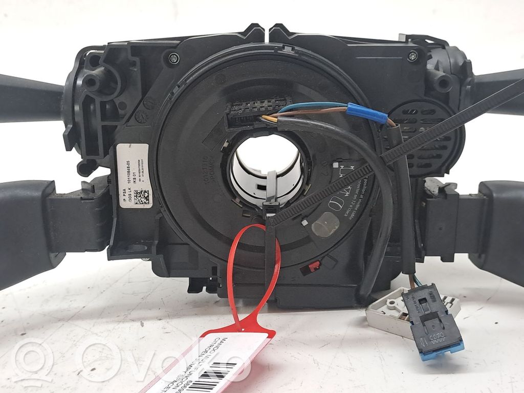 Ohjauspyörän painikkeet/kytkimet   98312393ZD