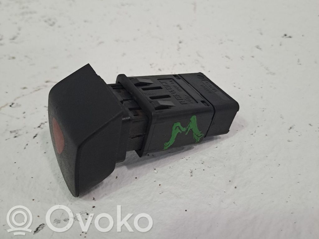 Botón interruptor de luz de peligro   8200090307