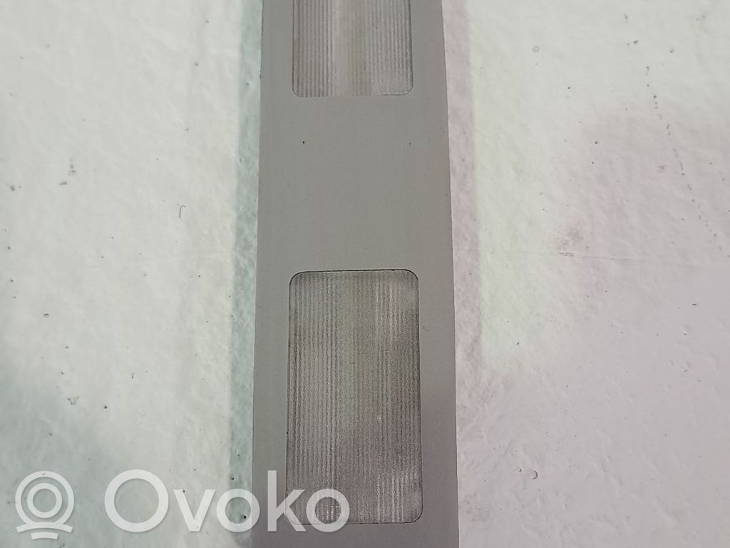 Garniture de console d'éclairage de ciel de toit   63318360010