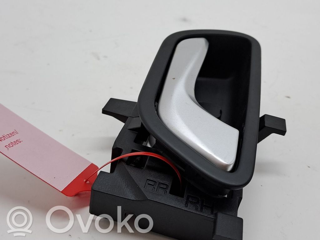 KIA Stonic Manecilla interna puerta trasera 