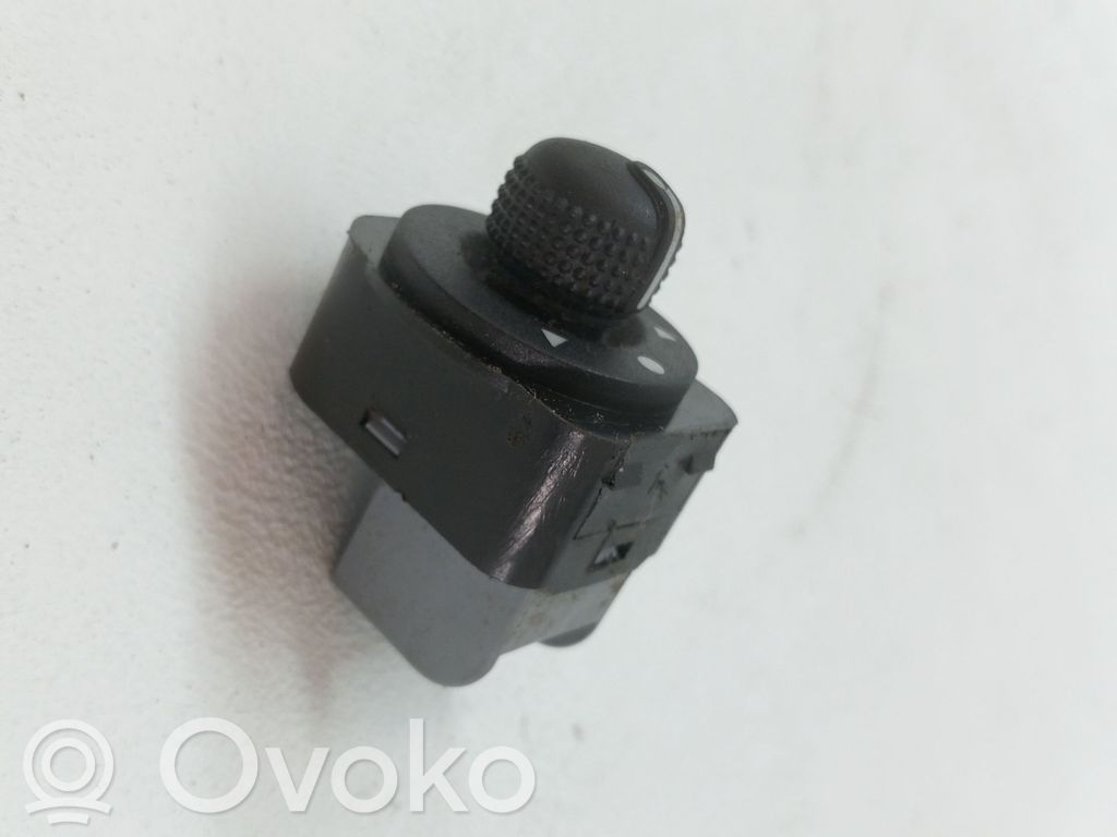 Wing mirror switch   1609062380,1674876980