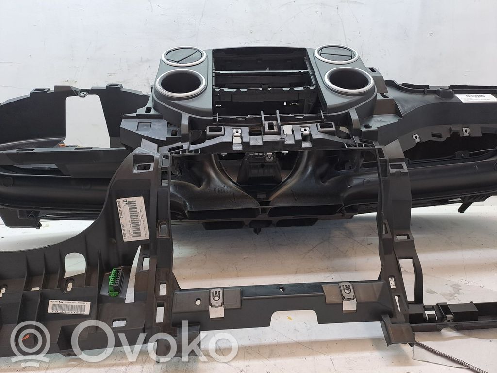 Panelė   8231YF