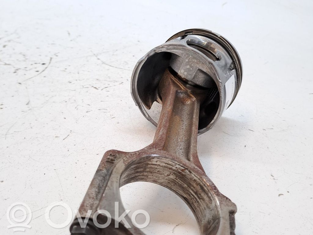 Opel Vivaro Piston 