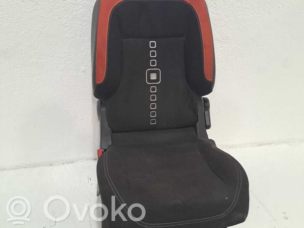 Front driver seat   8846Y5