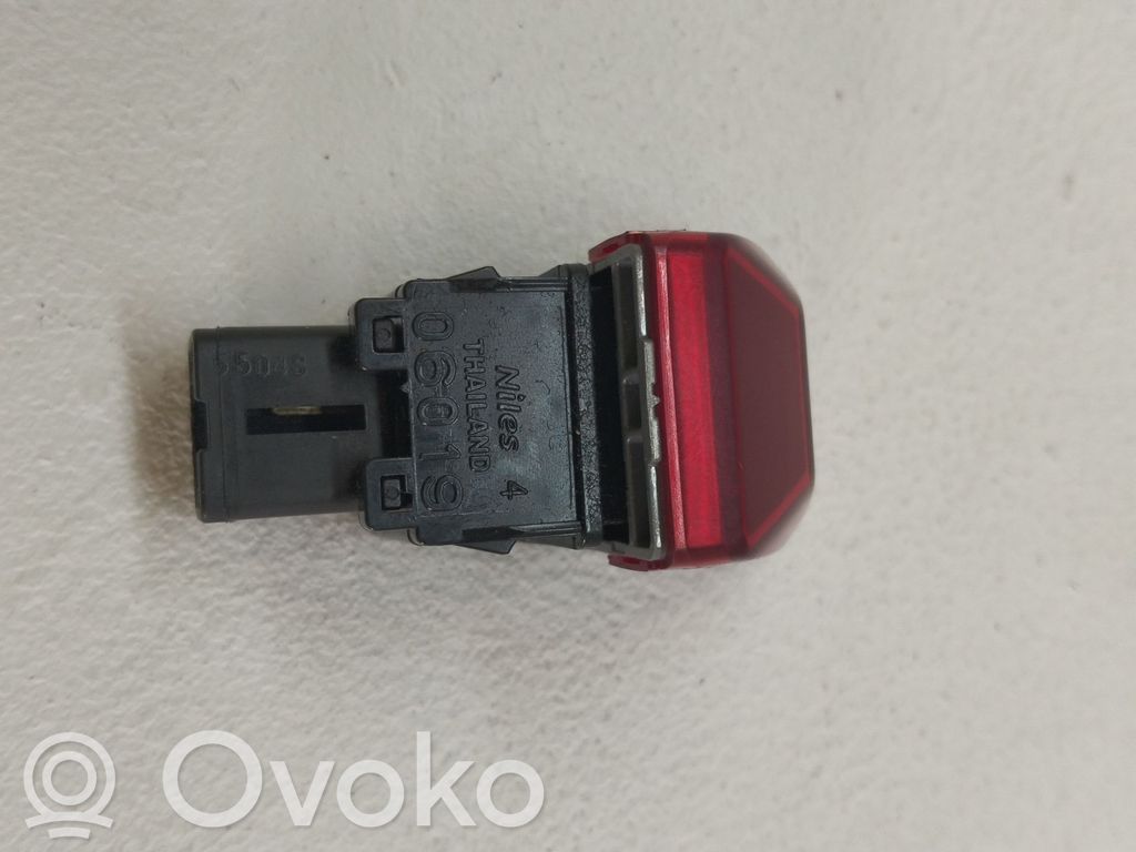 Subaru XV Interruttore luci di emergenza
