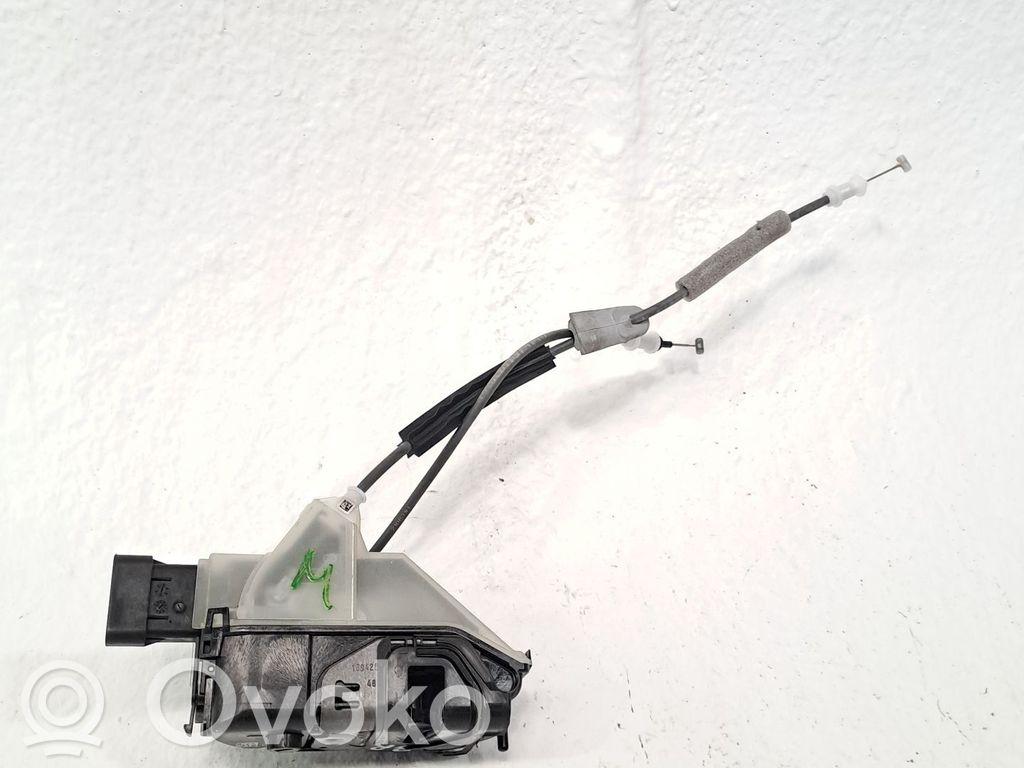 Serrure de porte avant   9844442480