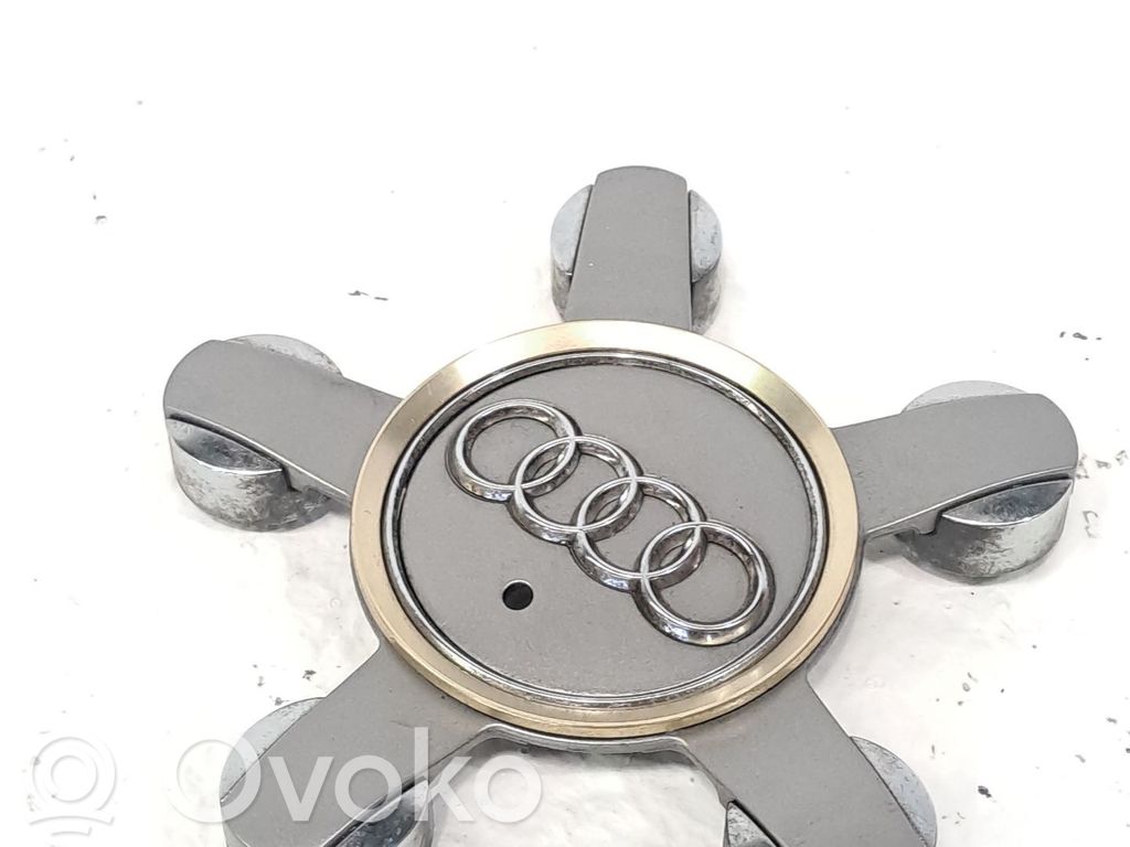 Audi Q5 SQ5 8R R20-pölykapseli 