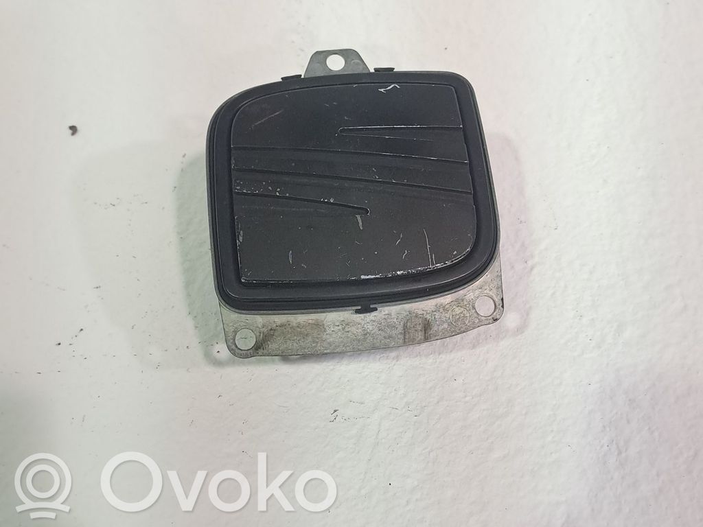 Tailgate trunk handle   5P0827565C