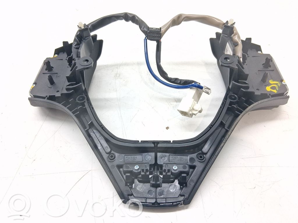 Toyota Auris 150 Boutons / interrupteurs volant 