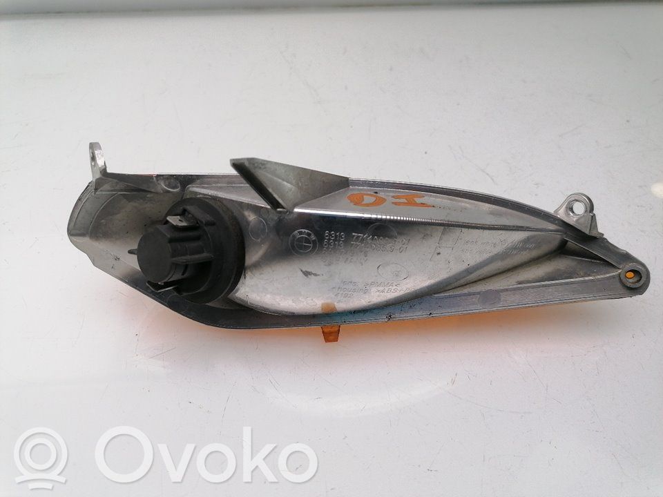 Mazda 1200 Semnalizator față 