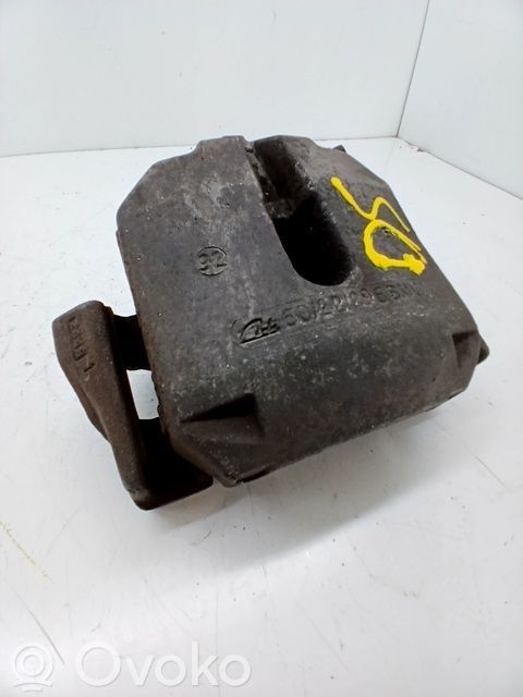Étrier de frein avant   34111163386