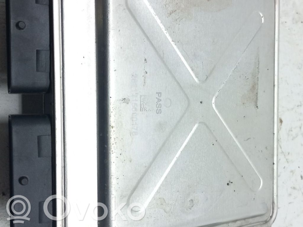 Unité de commande, module ECU de moteur   169103283R,169100946R
