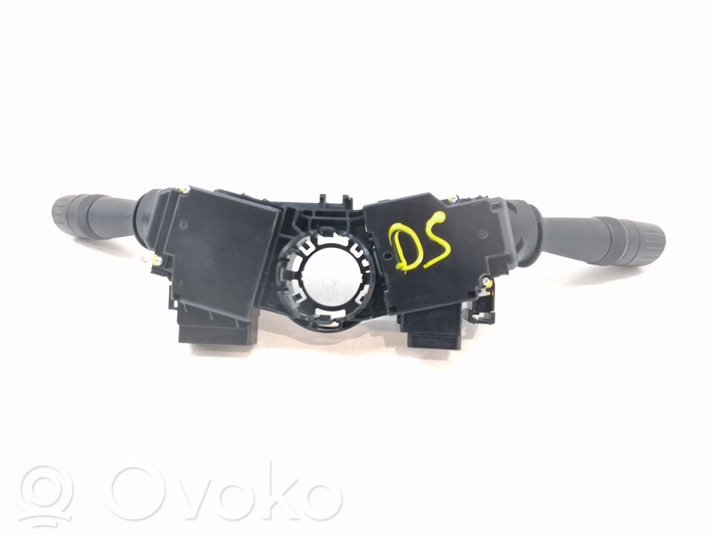 Toyota Auris 150 Butoane/comutatoare pe volan