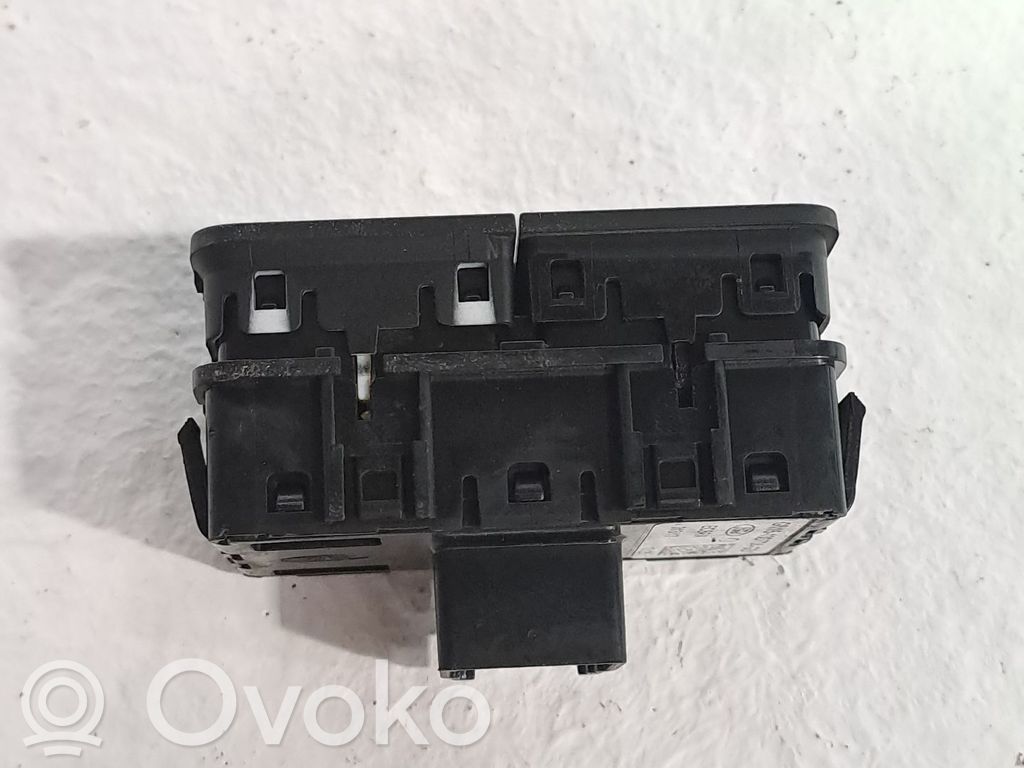 Boutons / interrupteurs volant   2126565,GN1513D734GD
