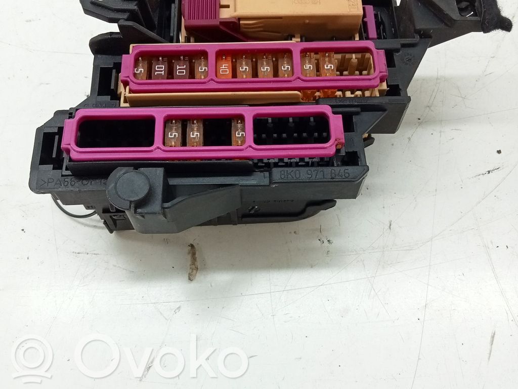 Ramka / Moduł bezpieczników   8K0971846