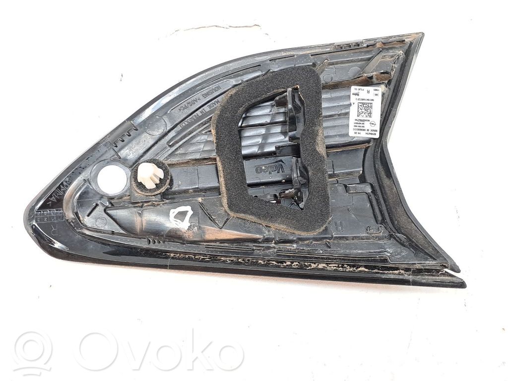 Opel Corsa E Żarówka lampy tylnej 